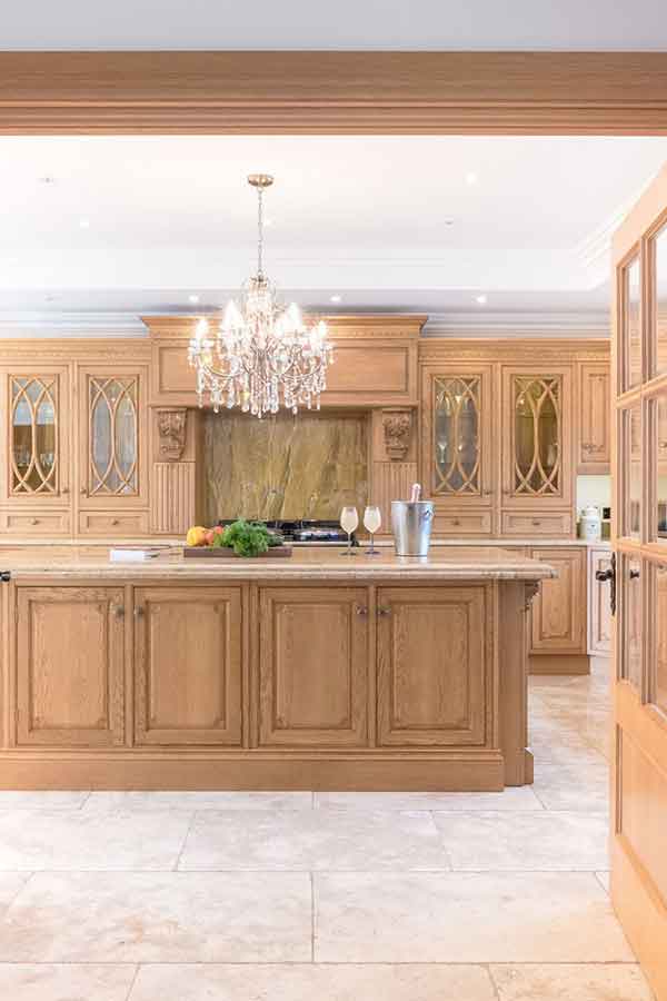 مدل کابینت آشپزخانه دو طرفه ایرانی جدید و سفید طلایی
