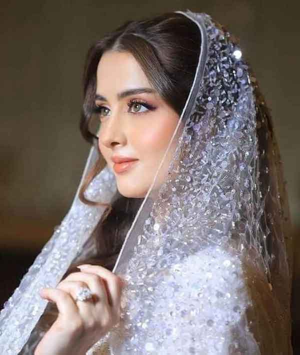 مدل عروس ۱۴۰۲ ترند شده ایده برای میکاپ و لباس