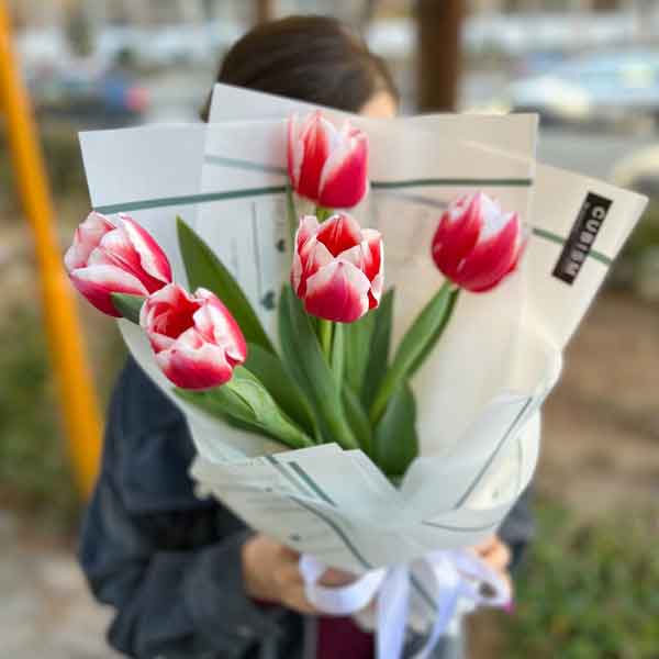 مدل دسته گل جدید همراه با تزئینات ترند شده