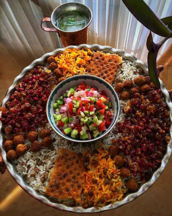 تزیین برنج مجلسی با زرشک و زعفران