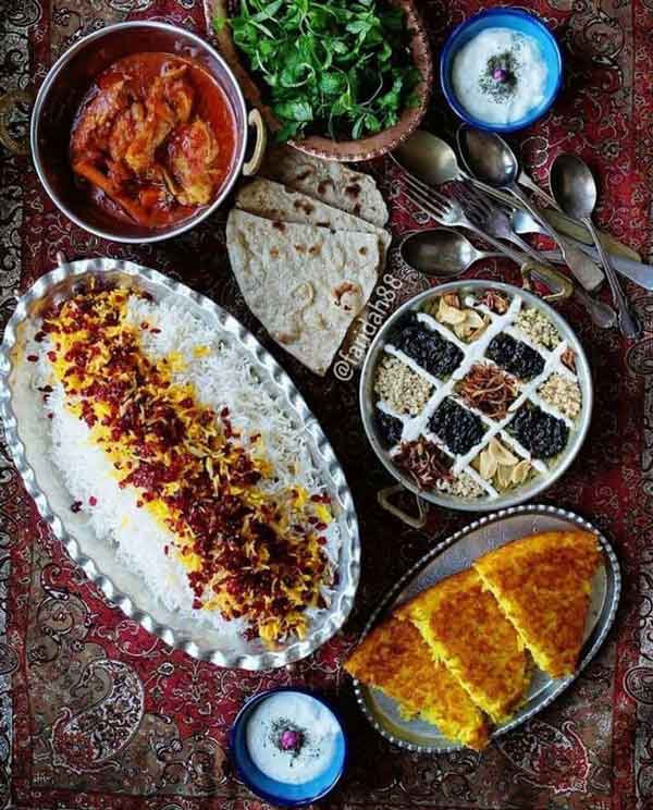 تزیین برنج مجلسی با زرشک و زعفران