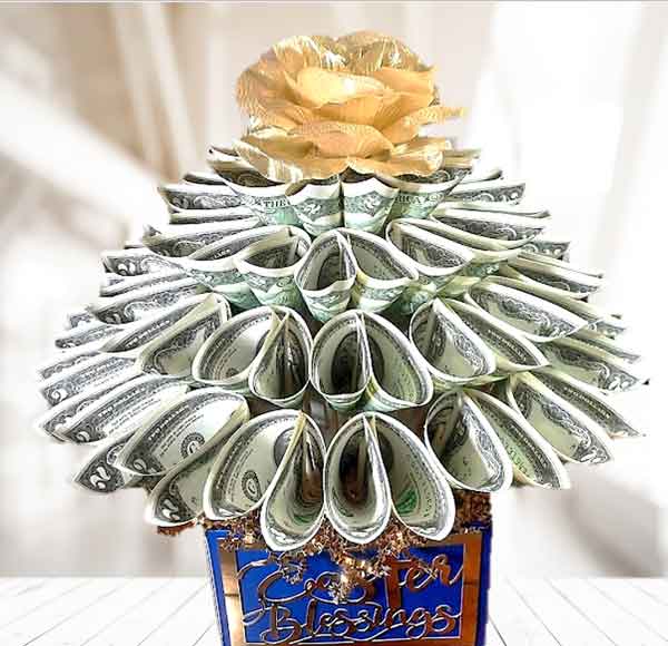 تزیین پول برای کادو دادن به شکل دسته گل