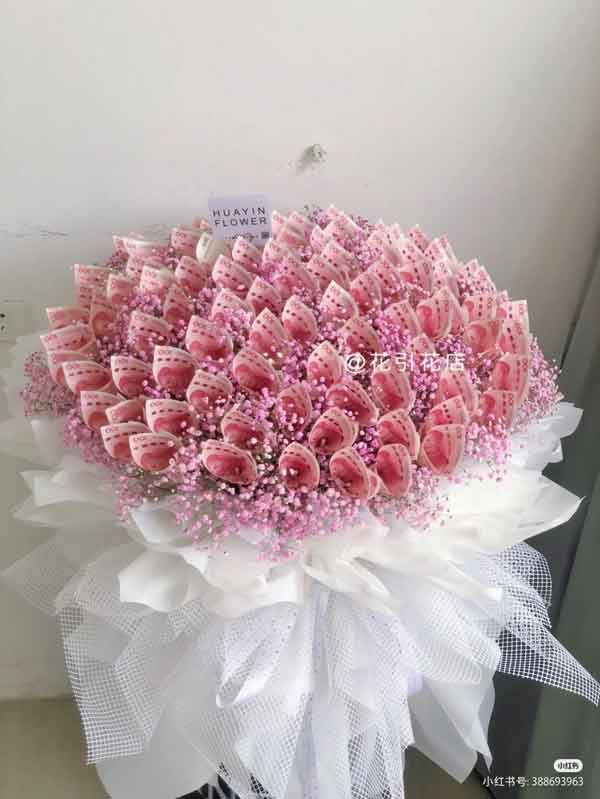 تزیین پول برای کادو دادن به شکل دسته گل