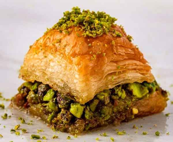 نکات مهم در پخت باقلوا شربت باقلوا را کی بریزیم طرز تهیه باقلوا ترکی با خمیر خانگی طرز تهیه باقلوا بازاری طرز تهیه خمیر باقلوا باقلوا ترکی با خامه طرز تهیه باقلوا ساده در منزل طرز تهیه باقلوا با خمیر خانگی