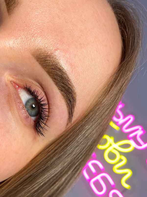 مدل ابرو میکرو برای صورت های گرد و کشیده (میکروبلیدینگ فیبروز)