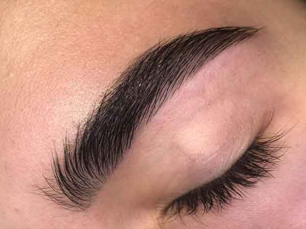 مدل ابرو میکرو برای صورت های گرد و کشیده (میکروبلیدینگ فیبروز)