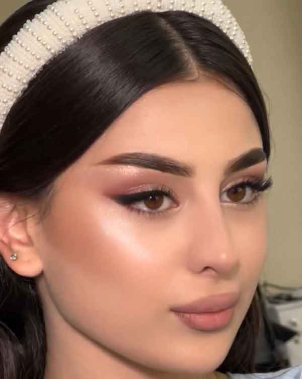 مدل آرایش ساده ملایم مجلسی ویژه مهمانی (لایت)