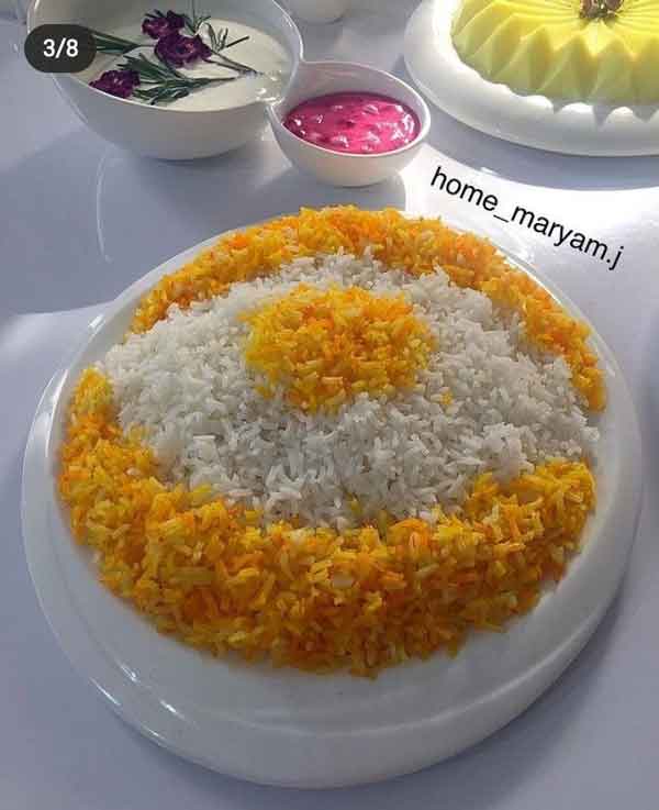تزیین برنج با زعفران و زرشک و مرغ (مجلسی با خلال پسته)