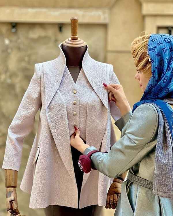 بهترین مدل مانتو ساده شیک و باکلاس 2023 جلو بسته و باز