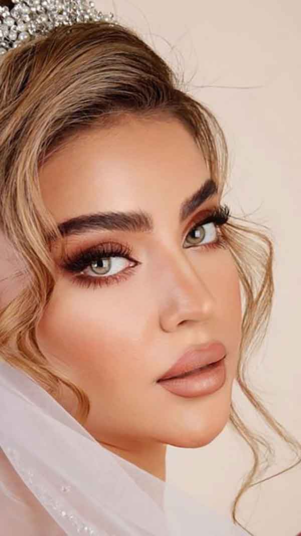 مدل آرایش دخترانه ۲۰۲۳ برای عروسی ساده و لایت
