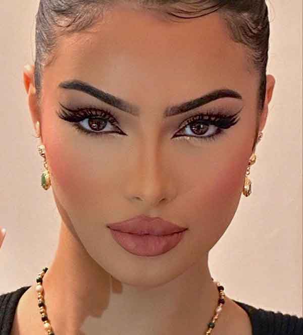 مدل آرایش دخترانه ۲۰۲۳ برای عروسی ساده و لایت