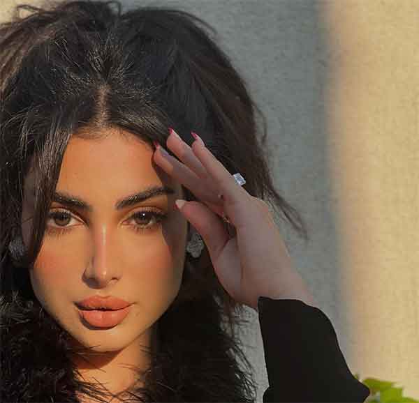 مدل آرایش دخترانه ۲۰۲۳ برای عروسی ساده و لایت