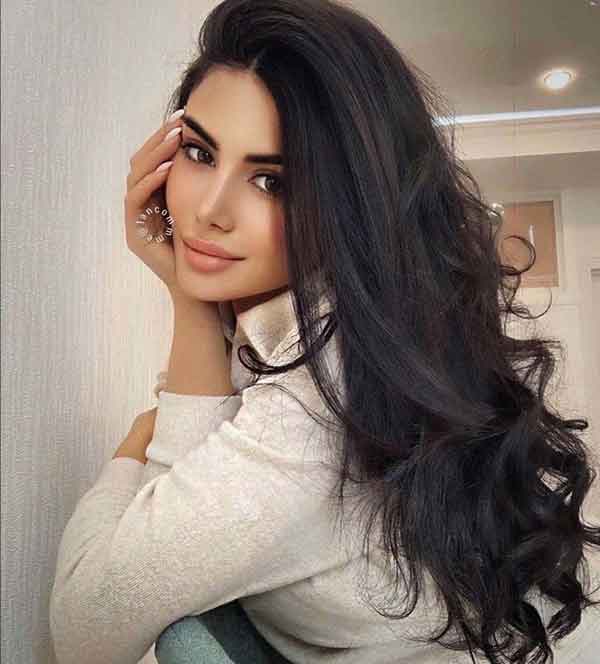 مدل آرایش دخترانه ۲۰۲۳ برای عروسی ساده و لایت