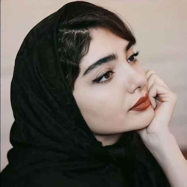 مدل آرایش دخترانه ۲۰۲۳ برای عروسی ساده و لایت