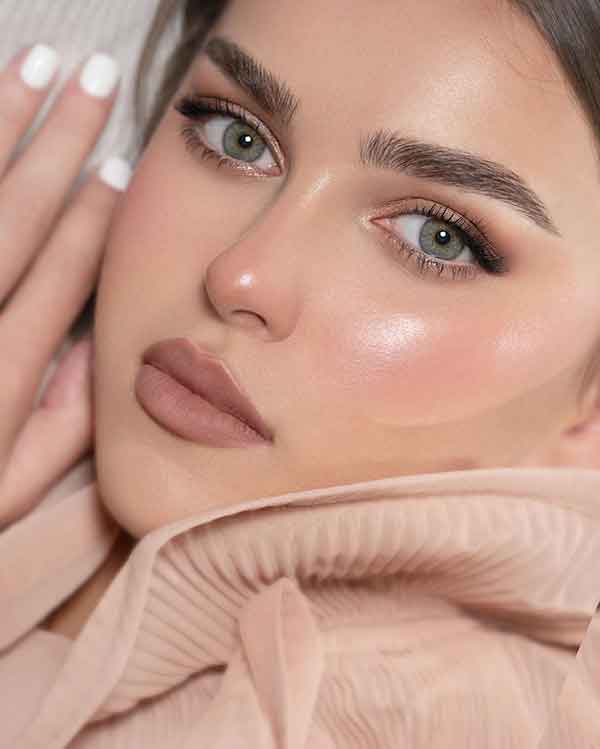 مدل آرایش دخترانه لایت ساده 2023 عروسکی زیبا