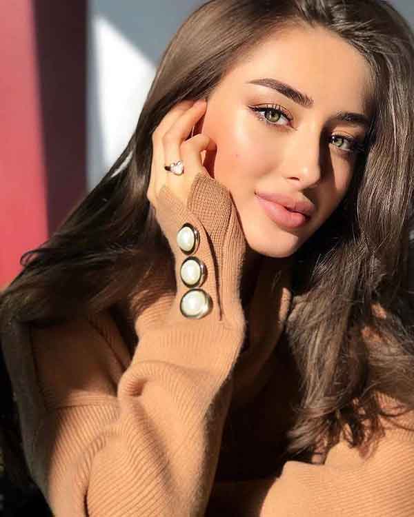 مدل آرایش دخترانه لایت ساده 2023 عروسکی زیبا