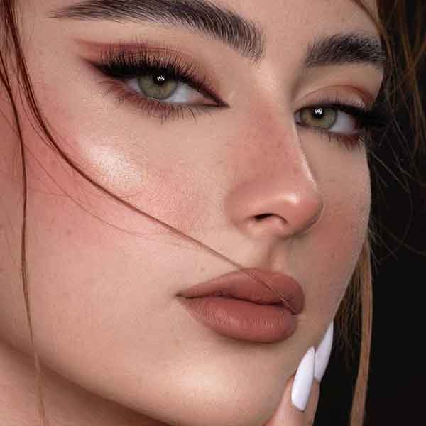 مدل آرایش دخترانه لایت ساده 2023 عروسکی زیبا