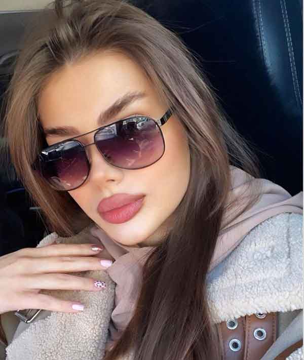 مدل آرایش دخترانه لایت ساده 2023 عروسکی زیبا