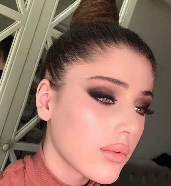 مدل آرایش دخترانه لایت ساده 2023 عروسکی زیبا