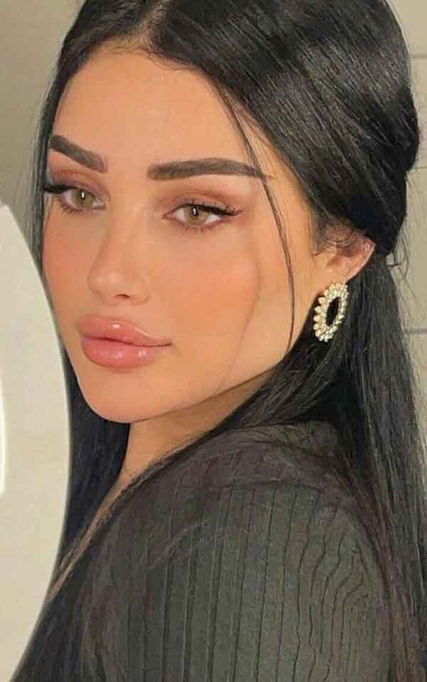 مدل آرایش دخترانه لایت ساده 2023 عروسکی زیبا