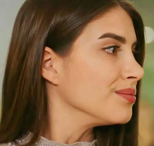 مدل آرایش دخترانه لایت ساده 2023 عروسکی زیبا