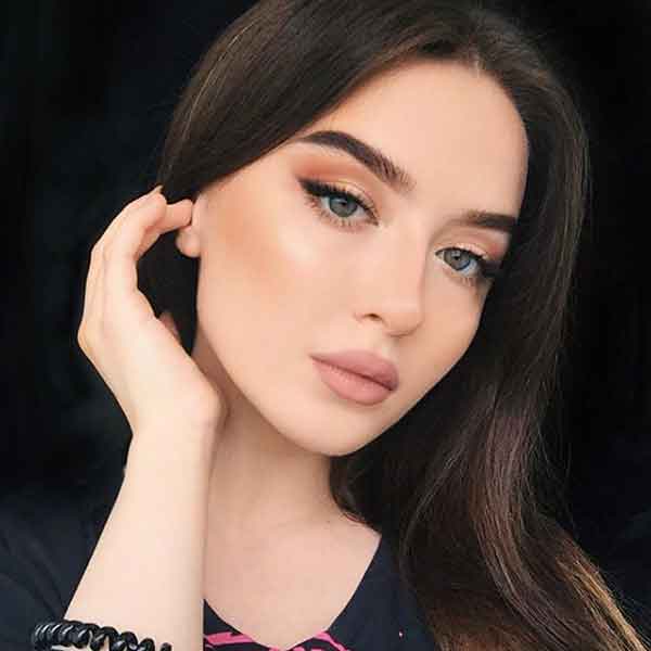 مدل آرایش دخترانه مجلسی ملایم صورت 2023 جدید و شیک جذاب