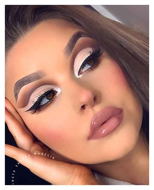 مدل آرایش صورت به سبک بروزترین های روز و سال 1402