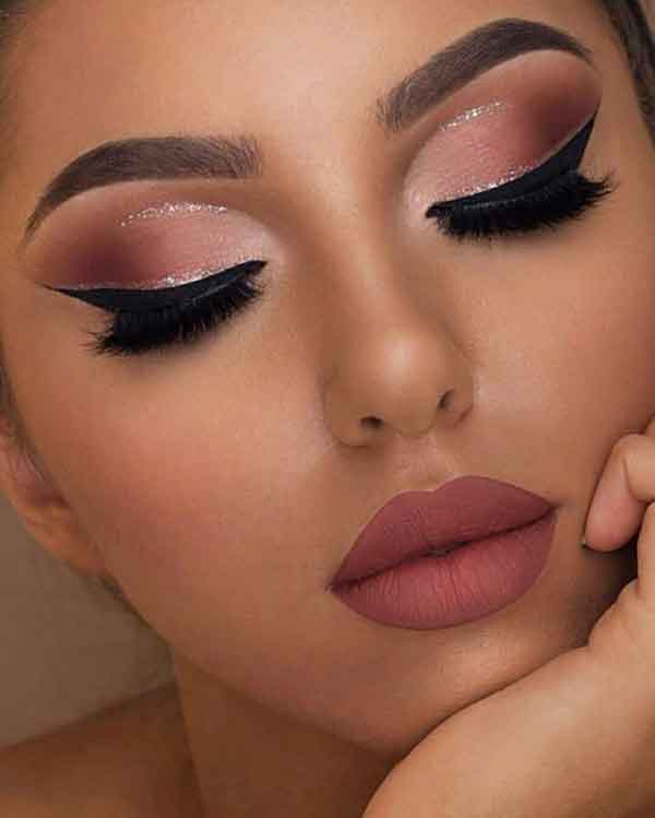مدل آرایش صورت به سبک بروزترین های روز و سال 1402