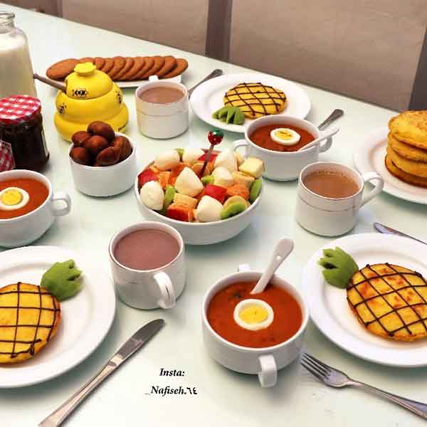 تزیین پنکیک ساده با موز و شکلات و عسل برای مدرسه و کودک