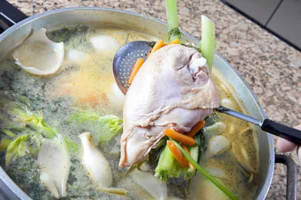 آبگوشت بوقلمون نی نی سایت آبگوشت بوقلمون ساده طرز تهیه آبگوشت بوقلمون با لپه خواص آبگوشت بوقلمون آبگوشت بوقلمون مامی سایت روش پخت بوقلمون در زودپز طرز تهیه چلو گوشت بوقلمون