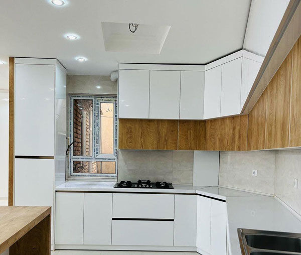 مدل کابینت آشپزخانه دو طرفه شیک تیره و روشن لوکس و مدرن