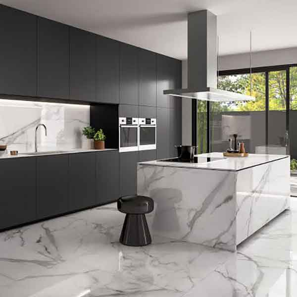 مدل کابینت آشپزخانه ۱۴۰۲ با جزیره و ساده به سبک مدرن شیک خاص