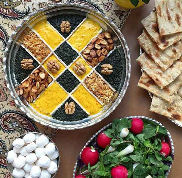 تزیین آش رشته برای شب یلدا با ایده های ساده با طرز تهیه سنتی