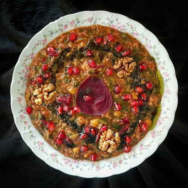 تزیین آش رشته برای شب یلدا با ایده های ساده با طرز تهیه سنتی
