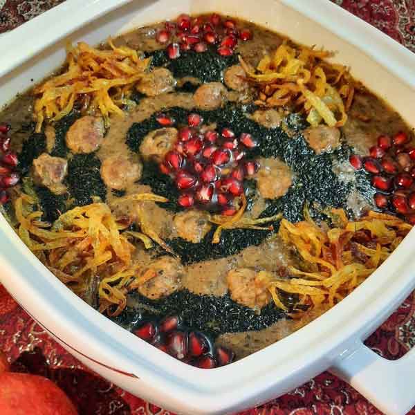 تزیین آش رشته برای شب یلدا با ایده های ساده با طرز تهیه سنتی