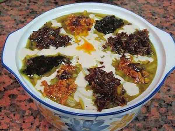 تزیین آش رشته برای شب یلدا با ایده های ساده با طرز تهیه سنتی