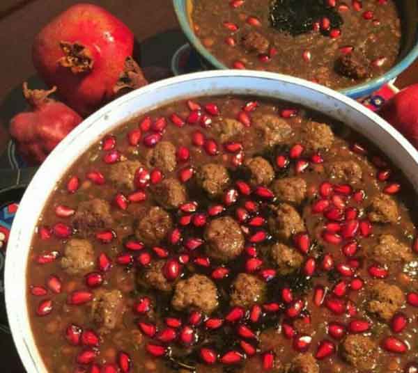 تزیین آش رشته برای شب یلدا با ایده های ساده با طرز تهیه سنتی