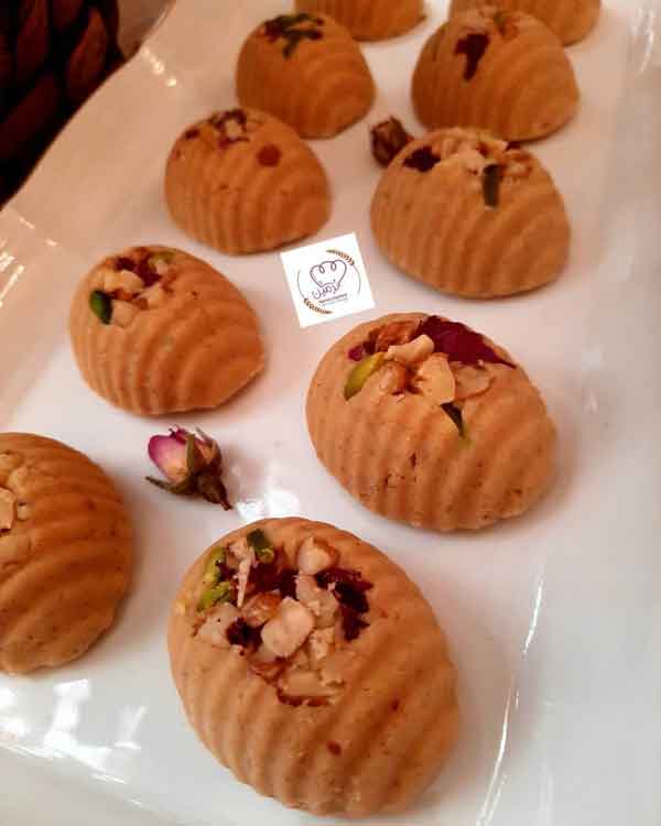 حلوای بادام شیرازی حلوای بادام مجلسی طرز تهیه حلوای بادام با ارد برنج حلوای بادام درختی حلوای بادام بدون ارد حلوای بادام تبریز طرز تهیه حلوای هل بادام طرز تهیه حلوای بادام تبریز