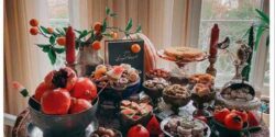 تزیین سفره شب یلدا + زیباترین سفره های مخصوص شب یلدا با هنر طراحان
