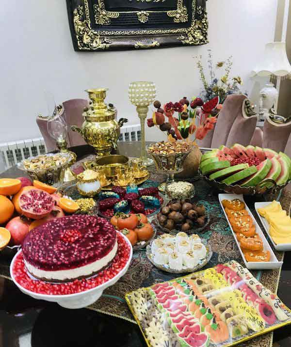 تزیین سفره شب یلدا لاکچری و جذاب و ساده با ایده های خلاقانه
