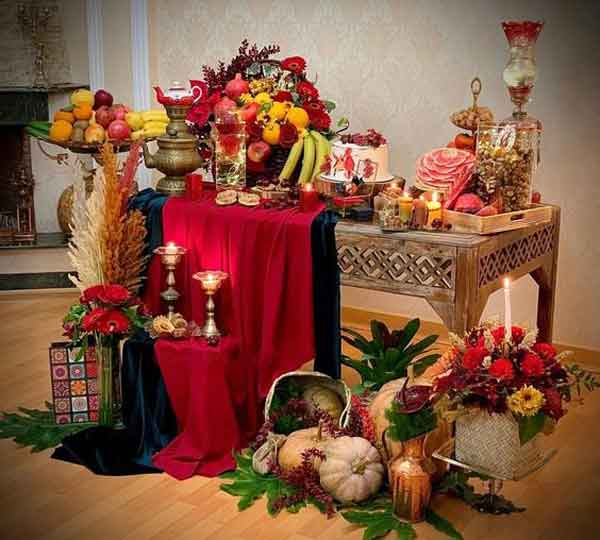 تزیین سفره شب یلدا لاکچری و جذاب و ساده با ایده های خلاقانه