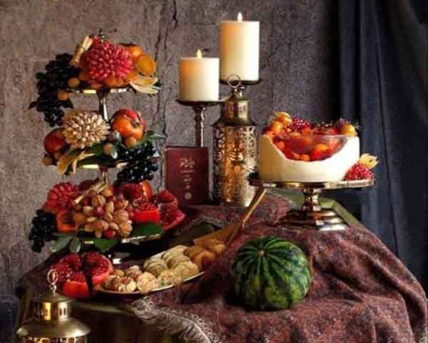 تزیین سفره شب یلدا لاکچری و جذاب و ساده با ایده های خلاقانه