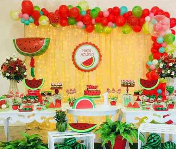 تزیین سفره شب یلدا لاکچری و جذاب و ساده با ایده های خلاقانه