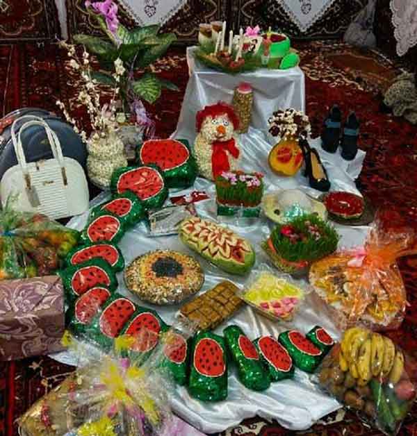 تزیین یلدایی عروس و داماد با ایده های خلاق و ساده و جذاب