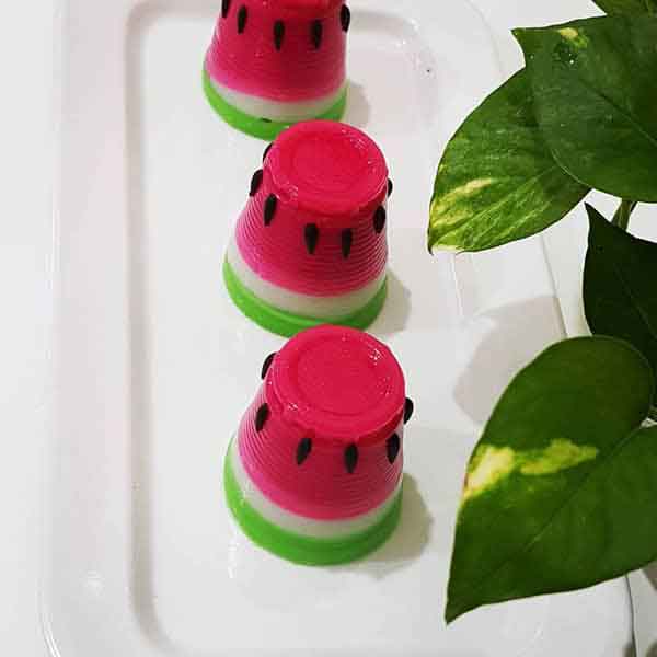 تزیین ژله شب یلدا به شکل هندوانه با ایده های ساده و جذاب