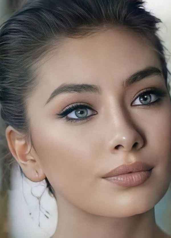 مدل آرایش دخترانه ملایم ساده مناسب دورهمی و عروسی بسیار شیک