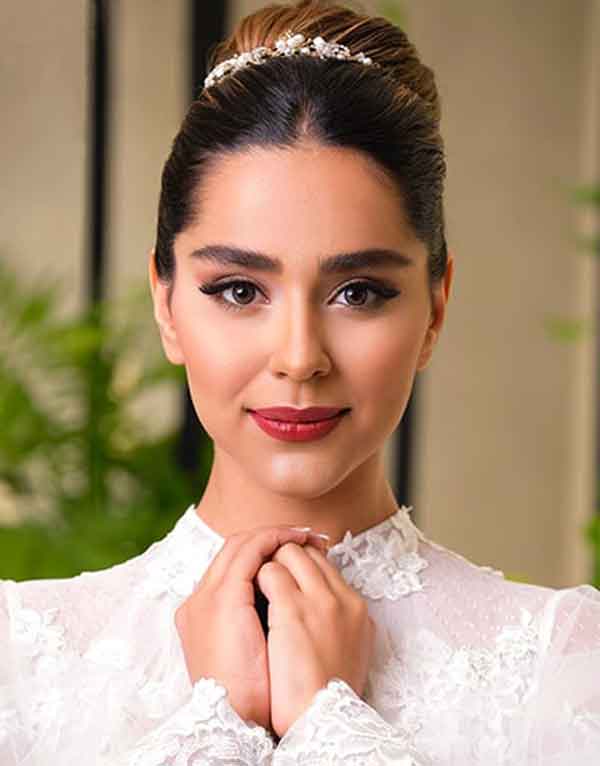 مدل عروس ۱۴۰۲ نچرال و خاص با آرایش لایت و شیک