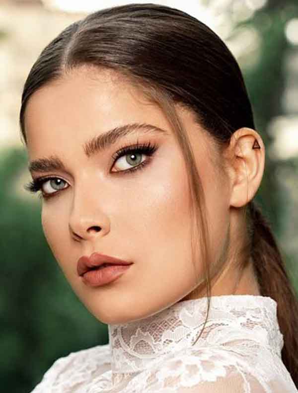 مدل عروس ۱۴۰۲ نچرال و خاص با آرایش لایت و شیک