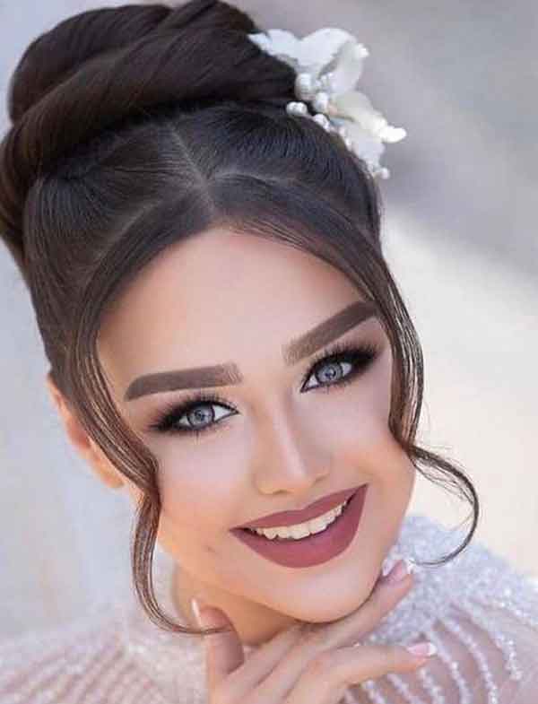 مدل عروس ایرانی فوق العاده شیک و دلبر با آرایشی جذاب و لایت