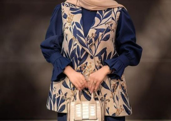 مدل مانتو کوتاه برای عید 1403 دخترانه و زنانه ساده جلوباز و جلوبسته